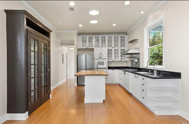 Building Photo - 2 Prospect Dr