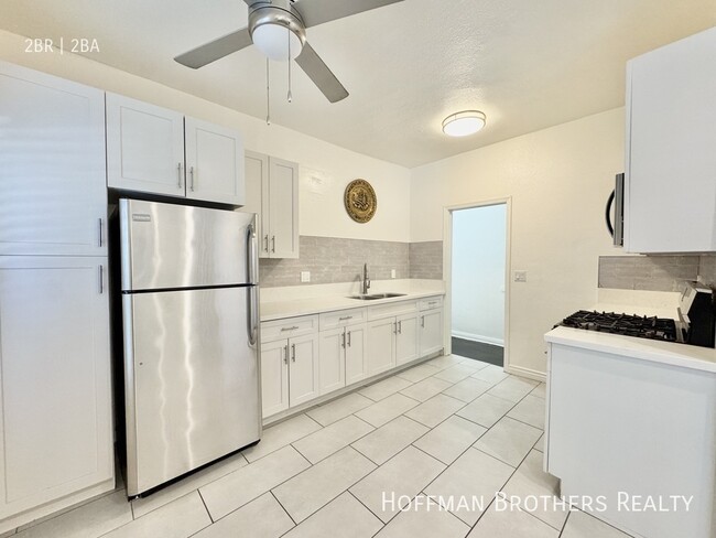 Building Photo - 960 S Ardmore Ave Unit 2