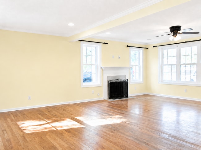 Photo - 1554 Geraldine Dr