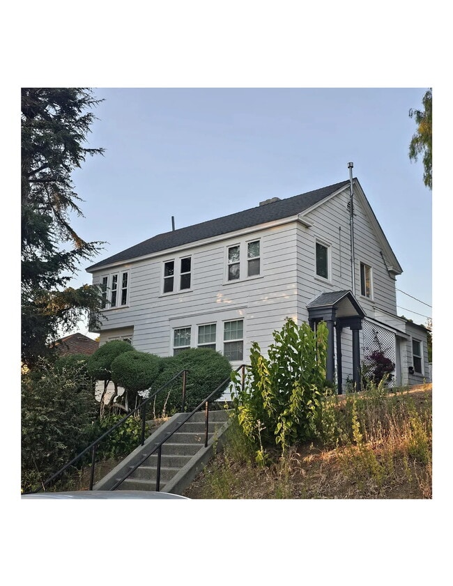 Building Photo - 150 B St Rental