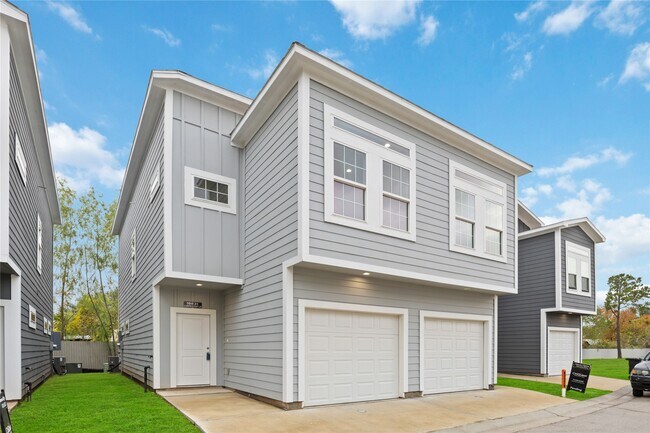 Photo - 18831 Luminescent Ln