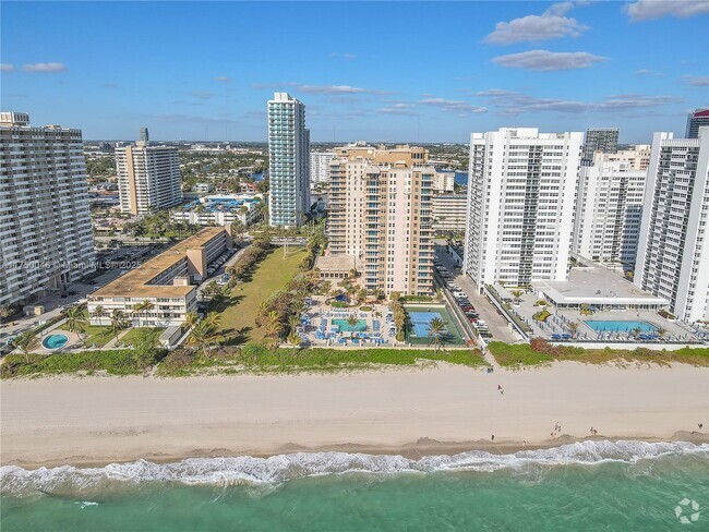 Building Photo - 1920 S Ocean Dr Unit 8B Rental