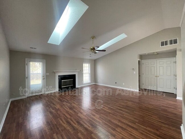 Photo - 105 Sandpiper Ct