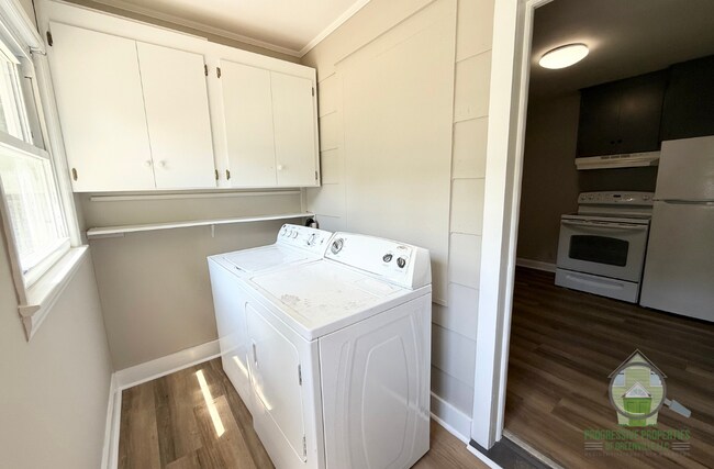 Photo - 121A White Oak Dr