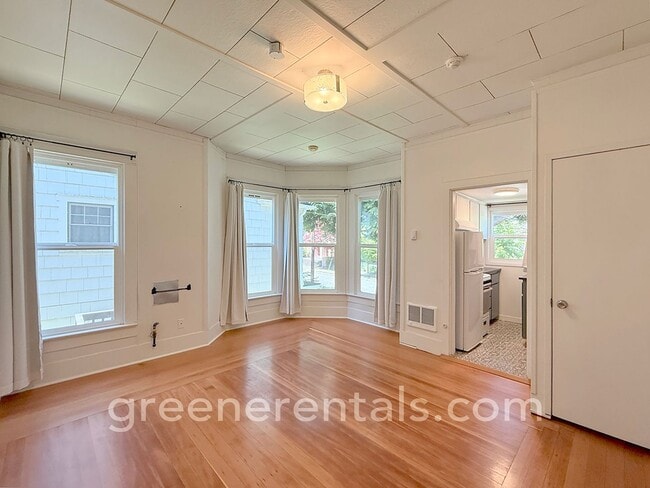 Photo - The Linn Apartments Unit 3