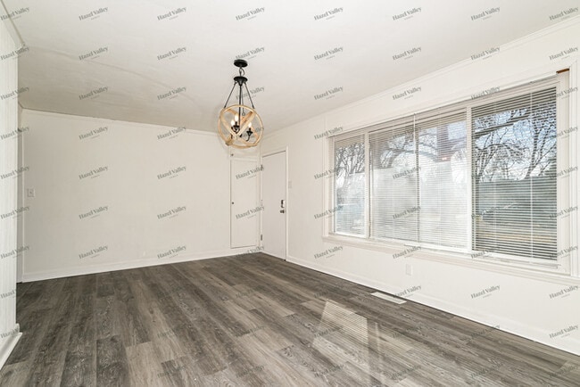 Photo - 841 Lebon Dr