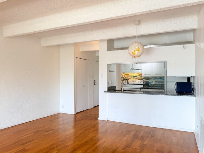Photo - 1433 N Williams St