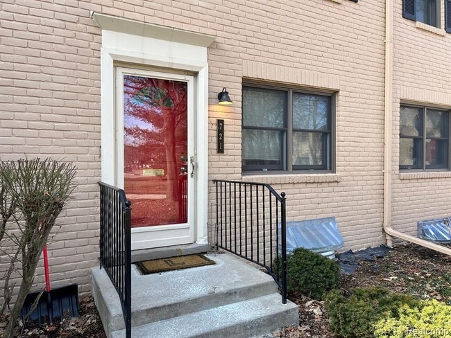 Photo - 721 N Eton St