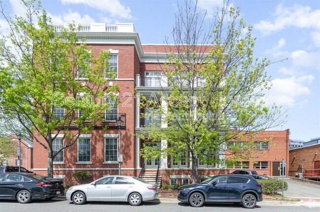 Building Photo - 1023 N Royal St Unit 116 Rental