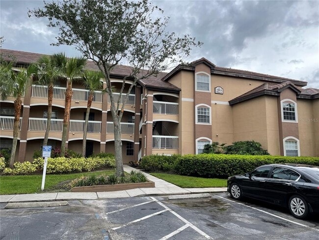 Building Photo - 13917 Fairway Island Dr Unit 917