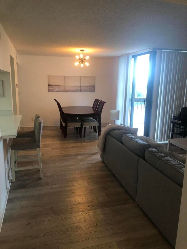 Photo - 750 Egret Cir Unidad 6405