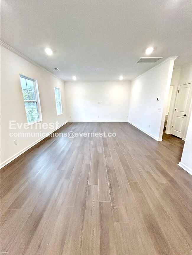 Photo - 44 Regal Gdns Ct