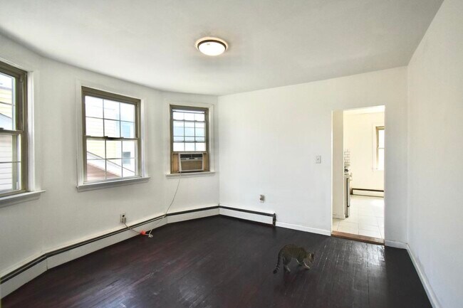 Photo - 196 W 52nd St Unit 2