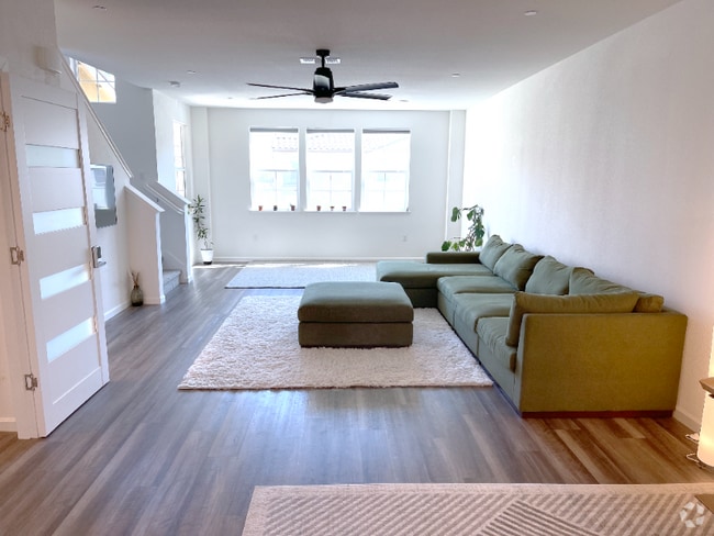 Building Photo - 2947 Nimes Ln Rental