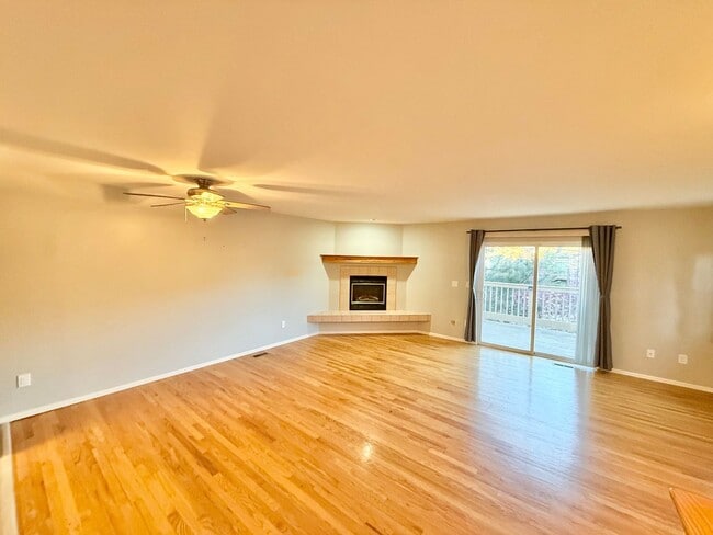 Photo - End- unit townhome on Hamlet!