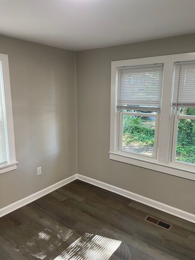 Photo - 408 24th St NW
