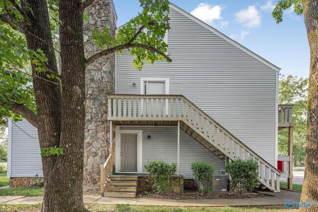 Building Photo - 9018 Mahogany Row SE Unit A