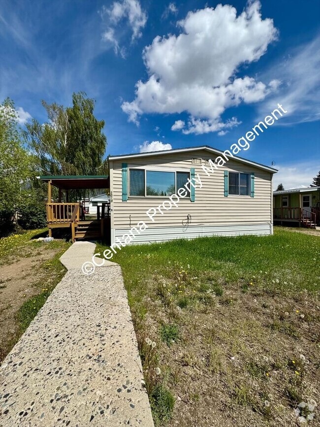 Building Photo - 3 bedroom 2 bathroom mobile home off of Co...