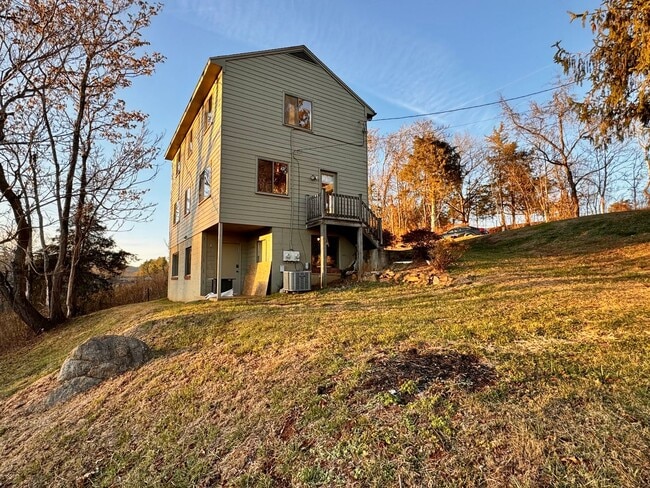 Photo - 2442 Red Hill Rd Unit 2442 Red Hill Road