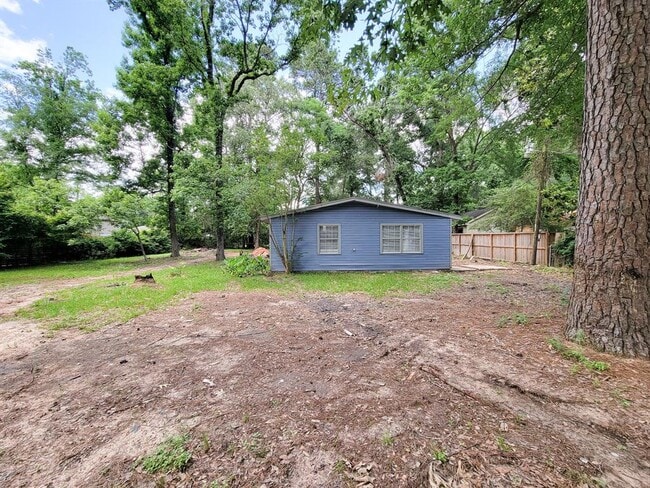 Photo - 405 Silver River Dr House