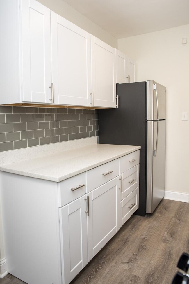 Building Photo - 3 bedroom in Chicago IL 60657 Unit 1