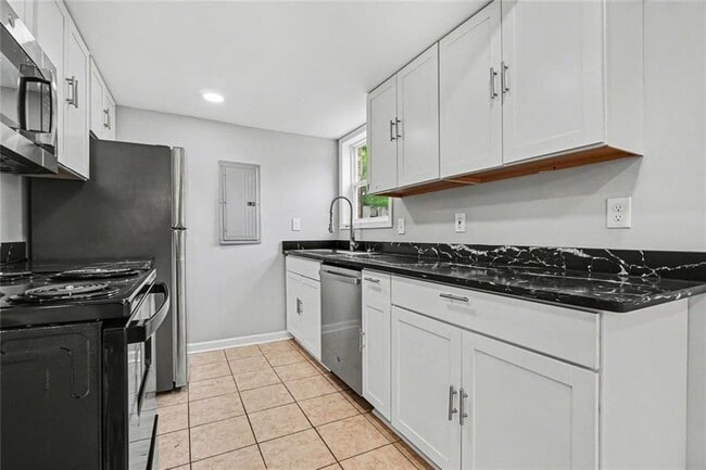 Photo - 2952 N Dekalb Dr Unit A
