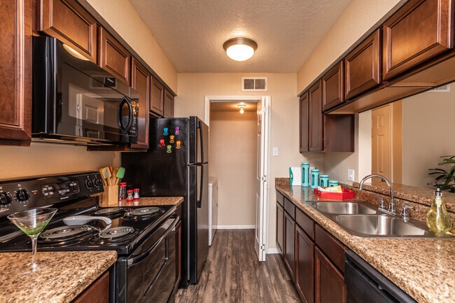 1BR, 1BA - 720SF Kitchen - Canyon Point