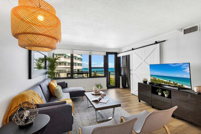 Photo - 5225 Collins Ave Unidad SI ID1227482P