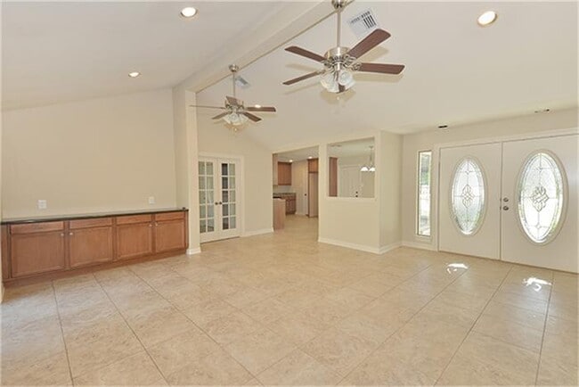 Photo - 81 Yewleaf Dr