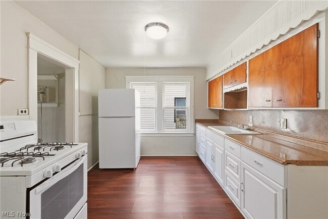 515 E 143rd St Unidad Downstairs