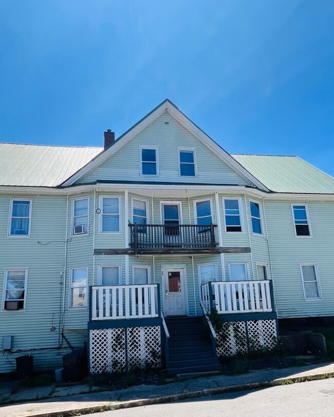 Building Photo - 25 Maine Ave Unit 2R Rental