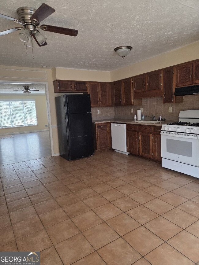 Photo - 2120 Fieldstone View Ct SE