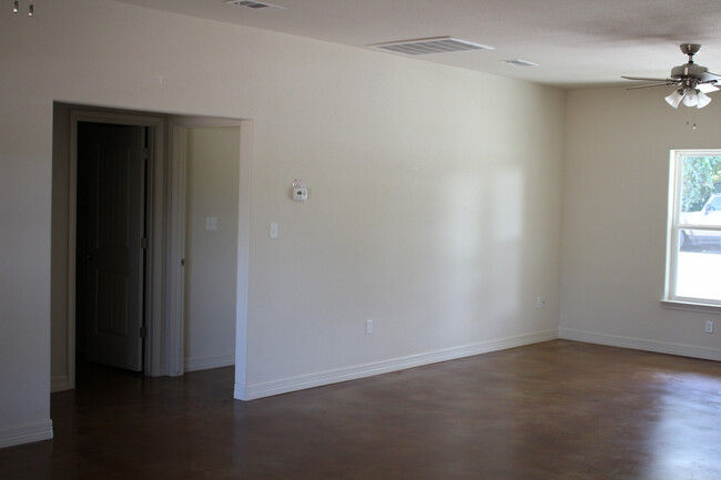 Photo - 305 Hickory St Townhome