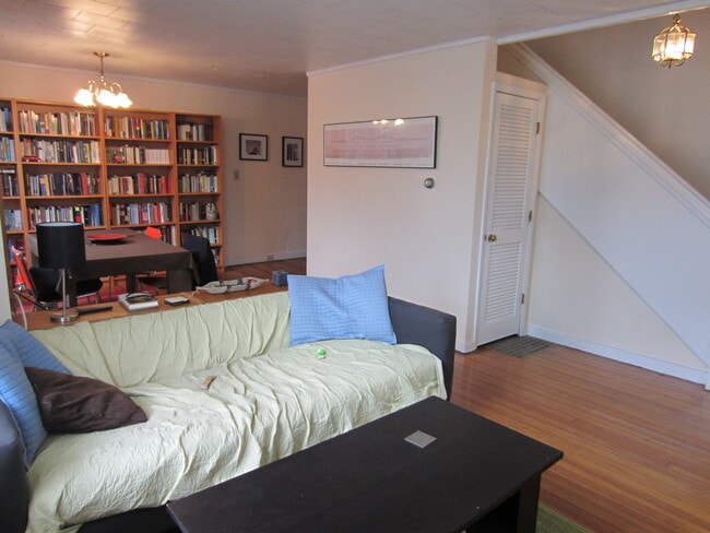 Photo - 1537 New Hampshire St