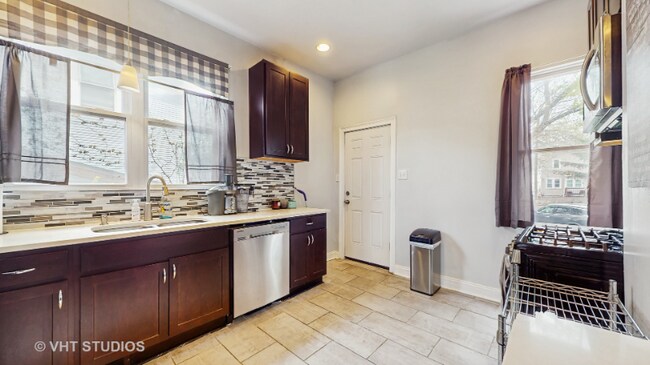 Photo - 8211 S Cornell Ave