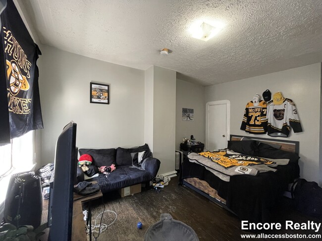 51 Anderson St Unit 3