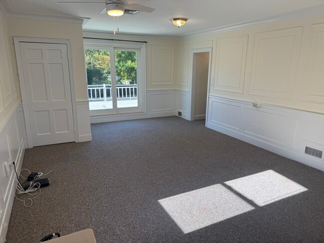 LR - 203 Lawrence Ave Unit 203