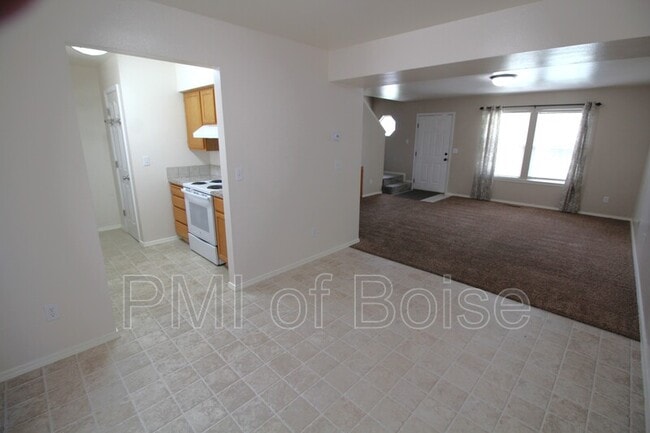 Photo - 633 W Idaho Ave