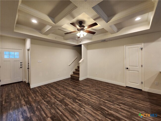 Photo - 340 Untermaier St