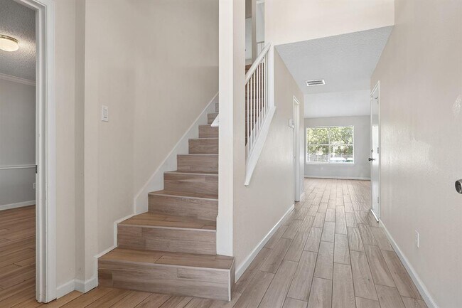 Photo - 15301 Ecorio Dr