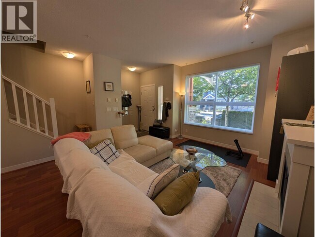 3XXX E 54th Ave
