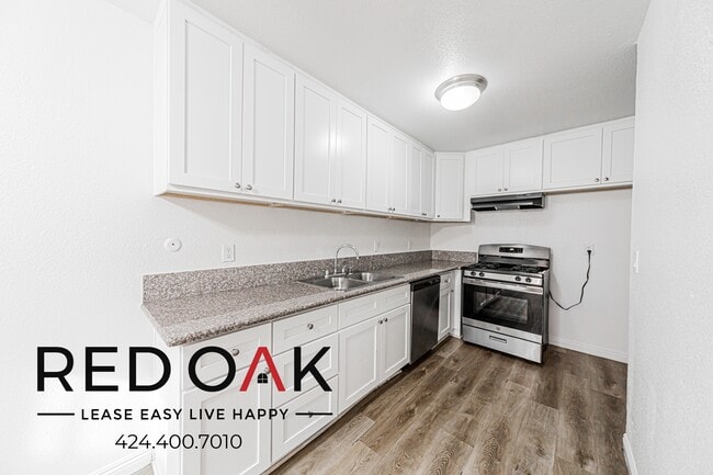 Photo - 17830 Sherman Way Unidad 147