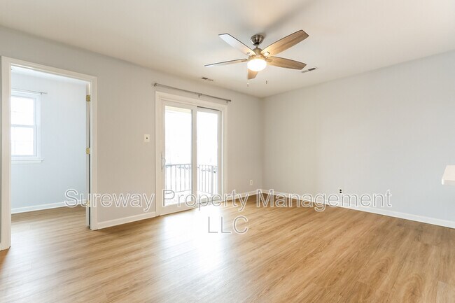 Photo - 534B Willow Turn Unit B