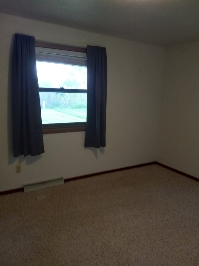 Building Photo - 1244 Primrose Ln Unit 0