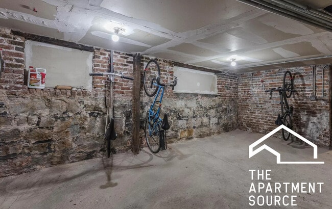 Building Photo - 1420 N Talman Ave Unit 3R Rental