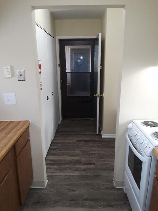 Photo - Rolling Meadows (Rolling Meadows Apartments LLC)
