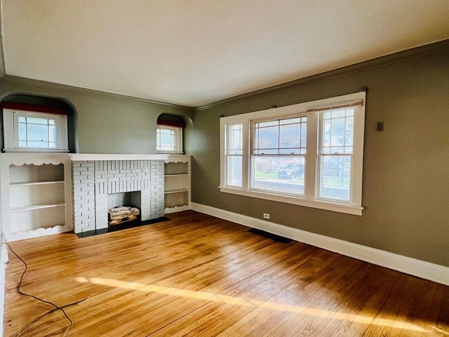 Photo - 3542 W 119th St Unit Upper