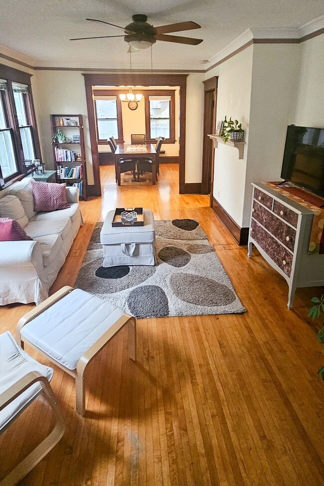 Building Photo - 3720 Colfax Ave S Unit 1st floor