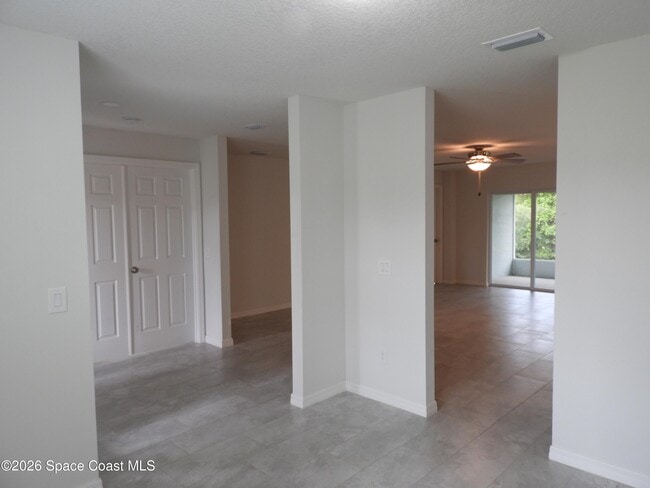 Photo - 1530 Paley Cir SE