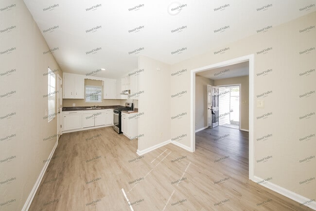 Photo - 1020 S Holly Dr